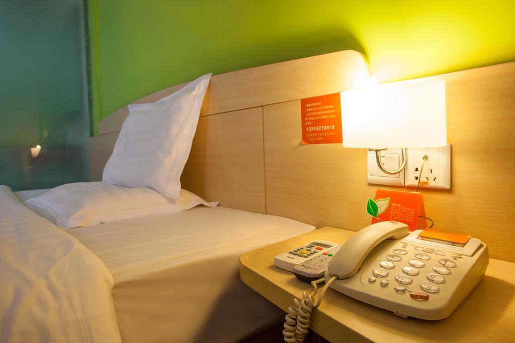 7Days Inn Guangzhou Nonglinxia Road Ouzhuang Subway Station Номер фото